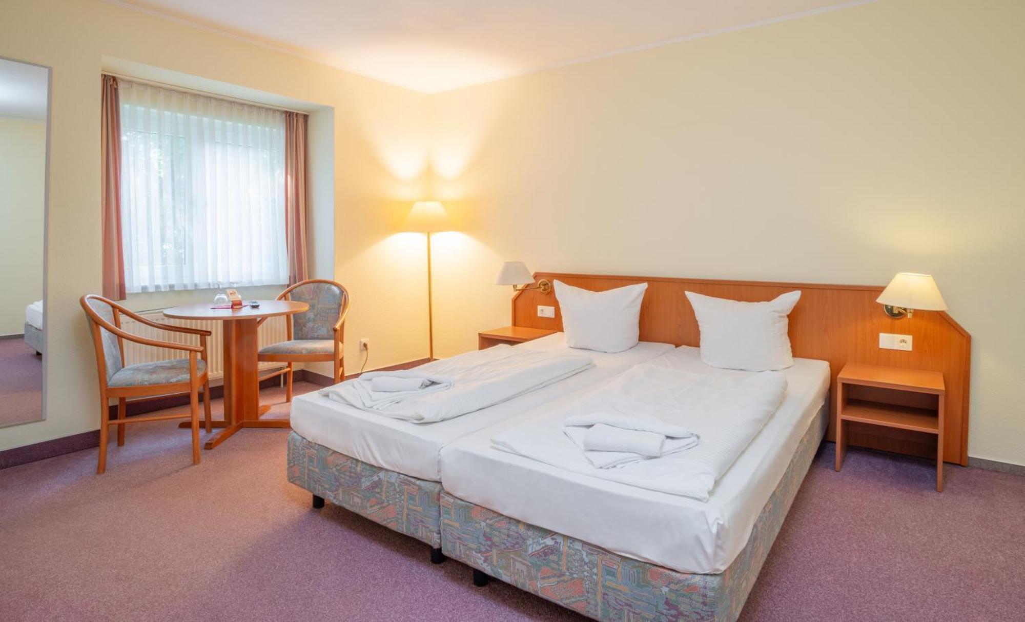 Waldhotel Schoeneiche -Self Check-In- Luaran gambar