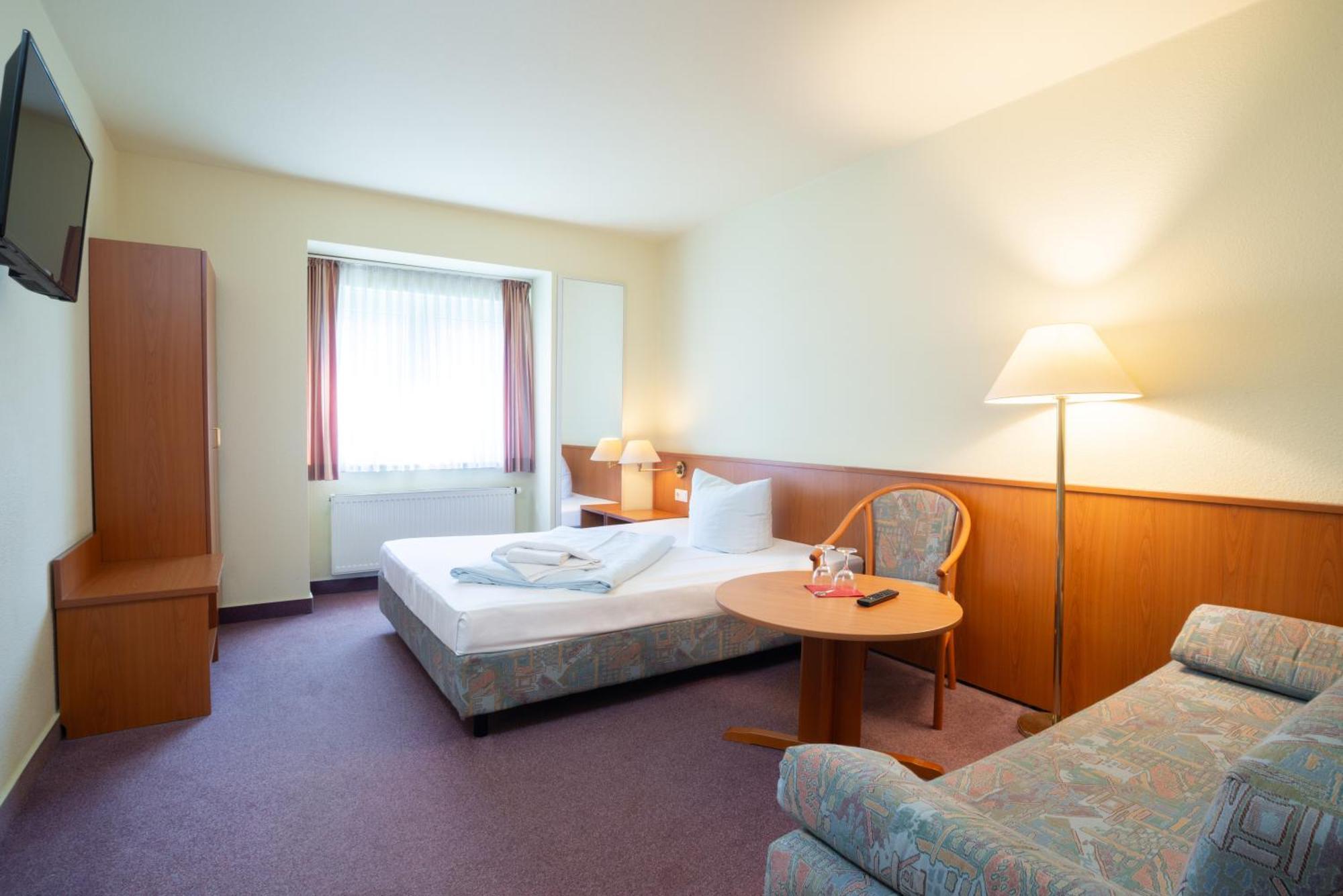 Waldhotel Schoeneiche -Self Check-In- Luaran gambar